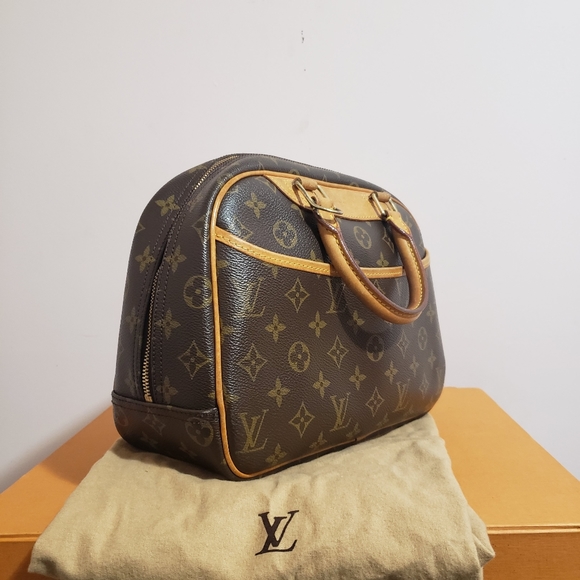 ❗SOLD❗ Authentic LV Trouville - Picture 6 of 15